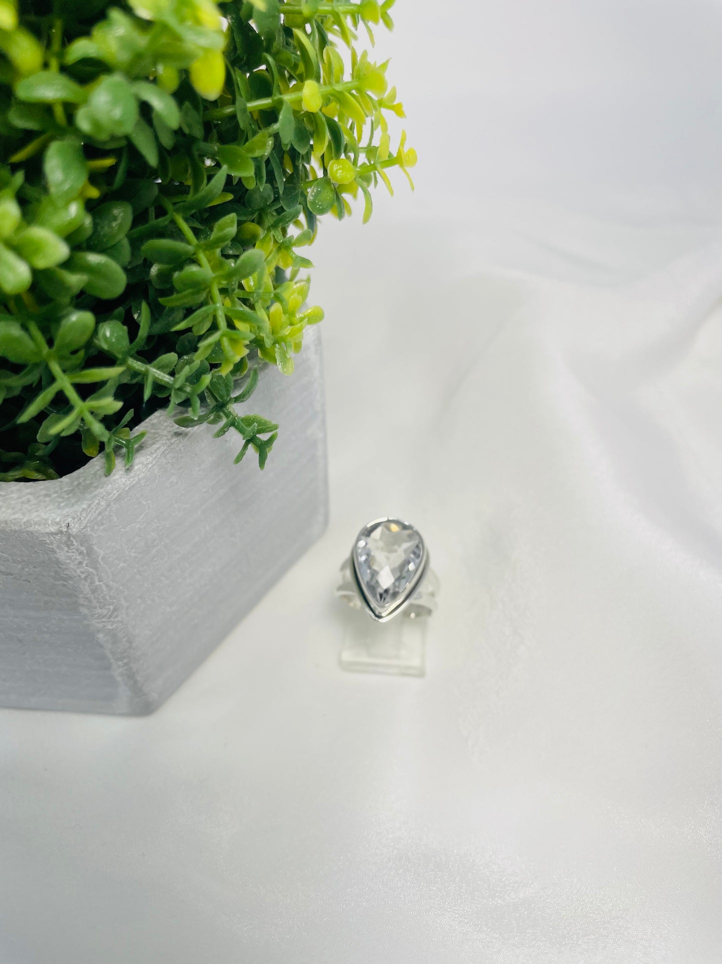 925 Sterling Silver Teardrop Clear Quartz Ring